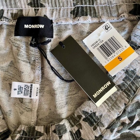 Monrow Soft Green Star Camo T-Shirt + Monrow Green Star Camo Shorts NWT 2 Items - Picture 4 of 16